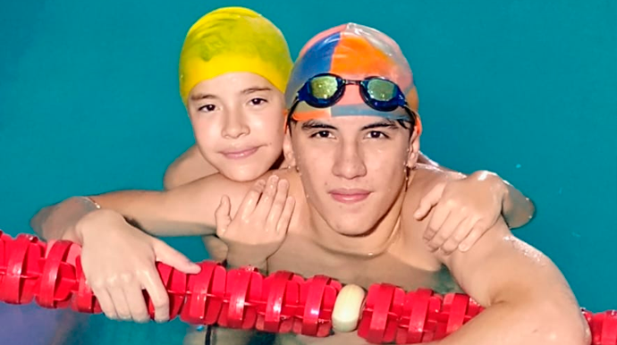 Os irmãos Felipe (touca amarela) e Otávio Augusto - FOTO: Enviada pela família