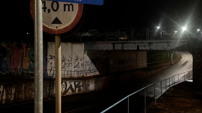 Túnel está com a sinalização precária e sem iluminação adequada - FOTO: Câmara Municipal/Divulgação