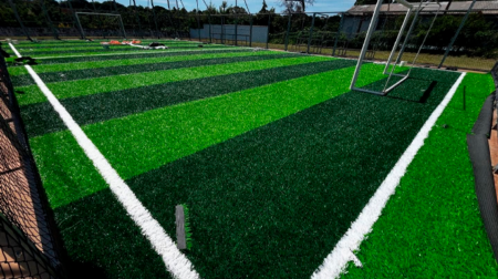 Prefeitura dá início a instalação de novo gramado sintético da Areninha do Tonicão - FOTO: Departamento de Comunicação