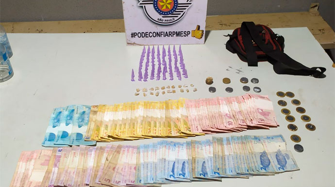 Homem é preso com 82 pinos de cocaína e 20 pedras de crack em Palmital
