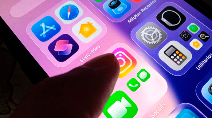 Instagram, Facebook e WhatsApp apresentam instabilidade e acumulam milhares de reclamações nesta sexta-feira, 12 FOTO: Portal AssisCity